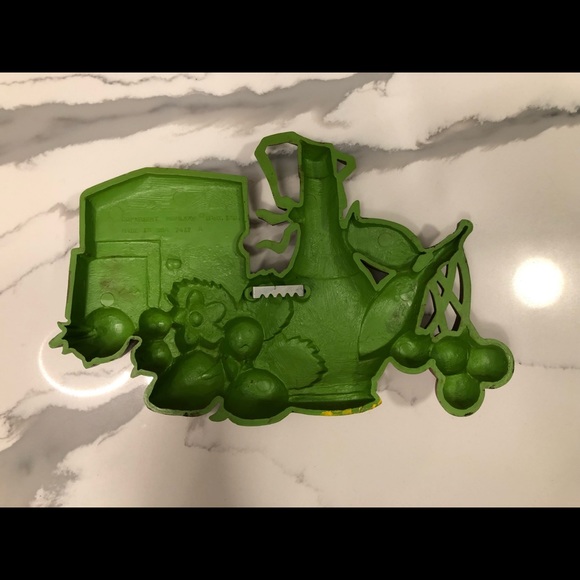 Dart Industries Kitschy VT Retro Plastic Molded Wine Jug & Fruit Wall Hanging - Picture 2 of 3